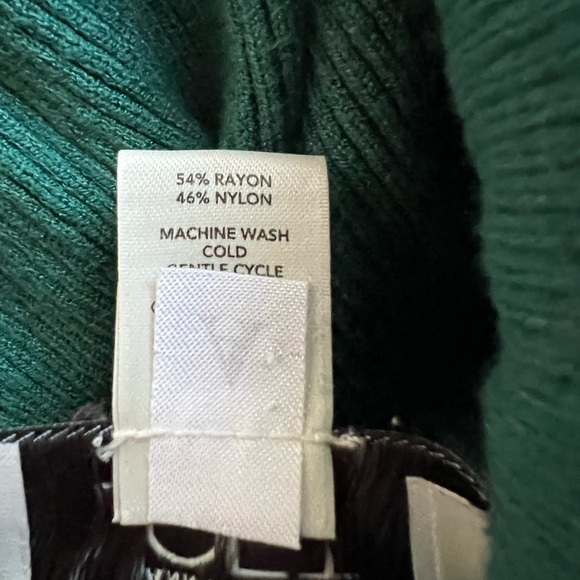 Ann. Taylor LOFT Women’s Dark Green Evergreen Sweater - Picture 2 of 3